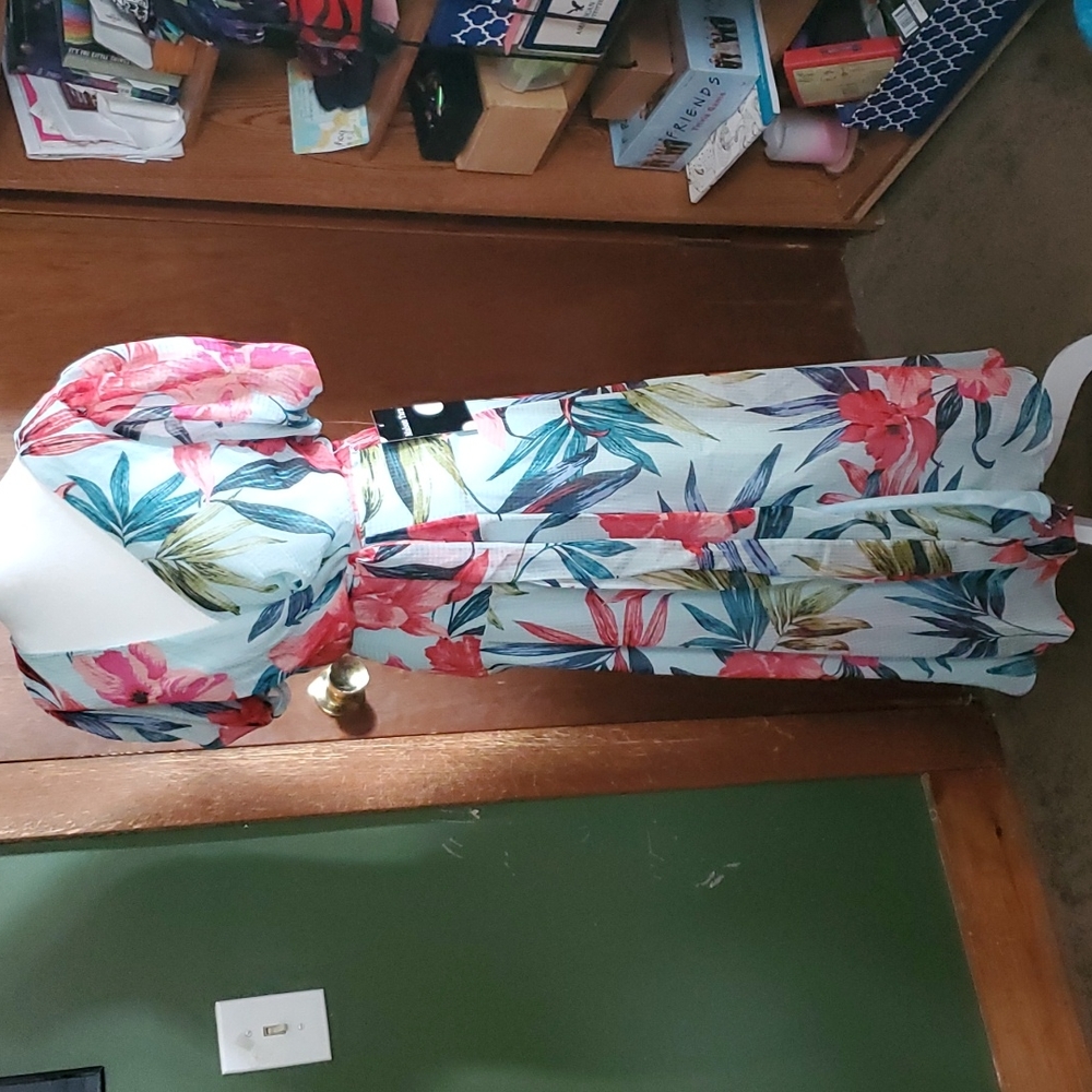 Maison Tara NWOT floral dress size 4